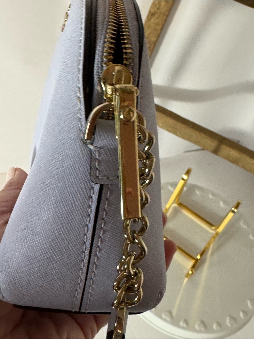 kate spade Light Lilac Dome Crossbody with Gold Tone hardware.EUC LIKE NEW - Picture 9 of 10